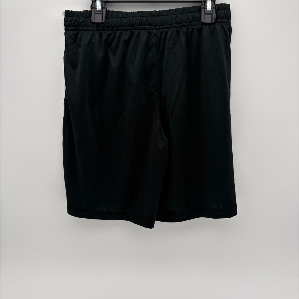 NWT Under Armour Boys Youth Large Tech Vent Athletic Shorts in Black and White - Picture 2 of 4